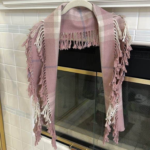 Burberry Vintage 100% Cashmere Made in Scotland Long Scarf w/two-sided fringe - Picture 9 of 12